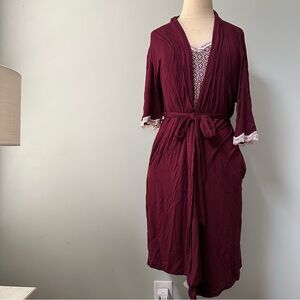 A Pea in the Pod Nursing Robe & Nightgown Set